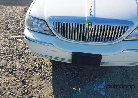 2004 Lincoln Town Car Signature из США, поврежденный, VIN 1LNHM81W14Y612400